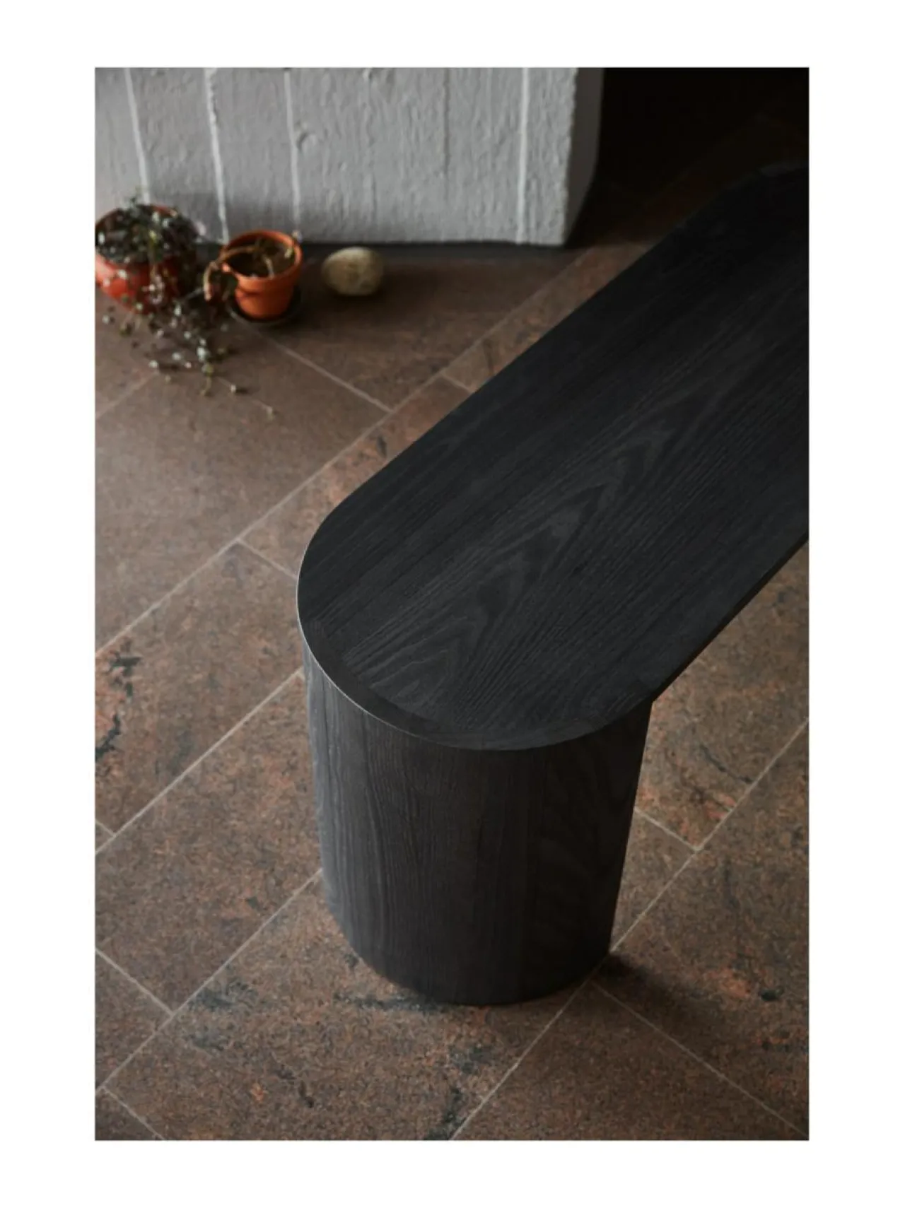 Tuolit & Jakkarat|Made by Choice Airisto sivupöytä, penkki MUSTA