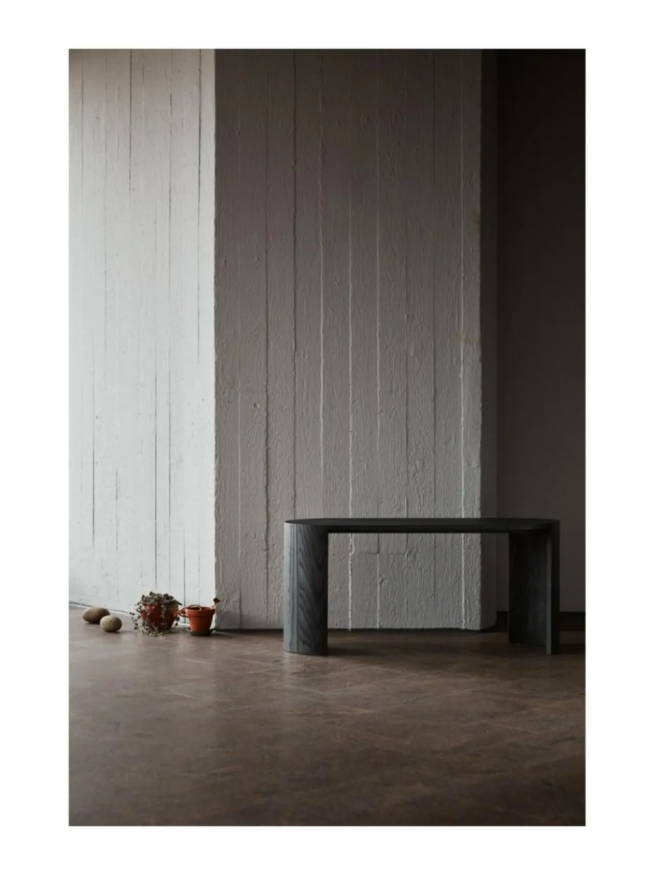 Tuolit & Jakkarat|Made by Choice Airisto sivupöytä, penkki MUSTA