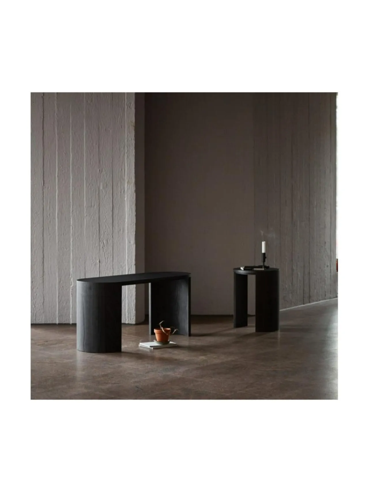 Tuolit & Jakkarat|Made by Choice Airisto sivupöytä, penkki MUSTA