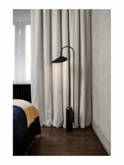 Lattiavalaisimet|Ferm Living Arum-lattiavalaisin BLACK