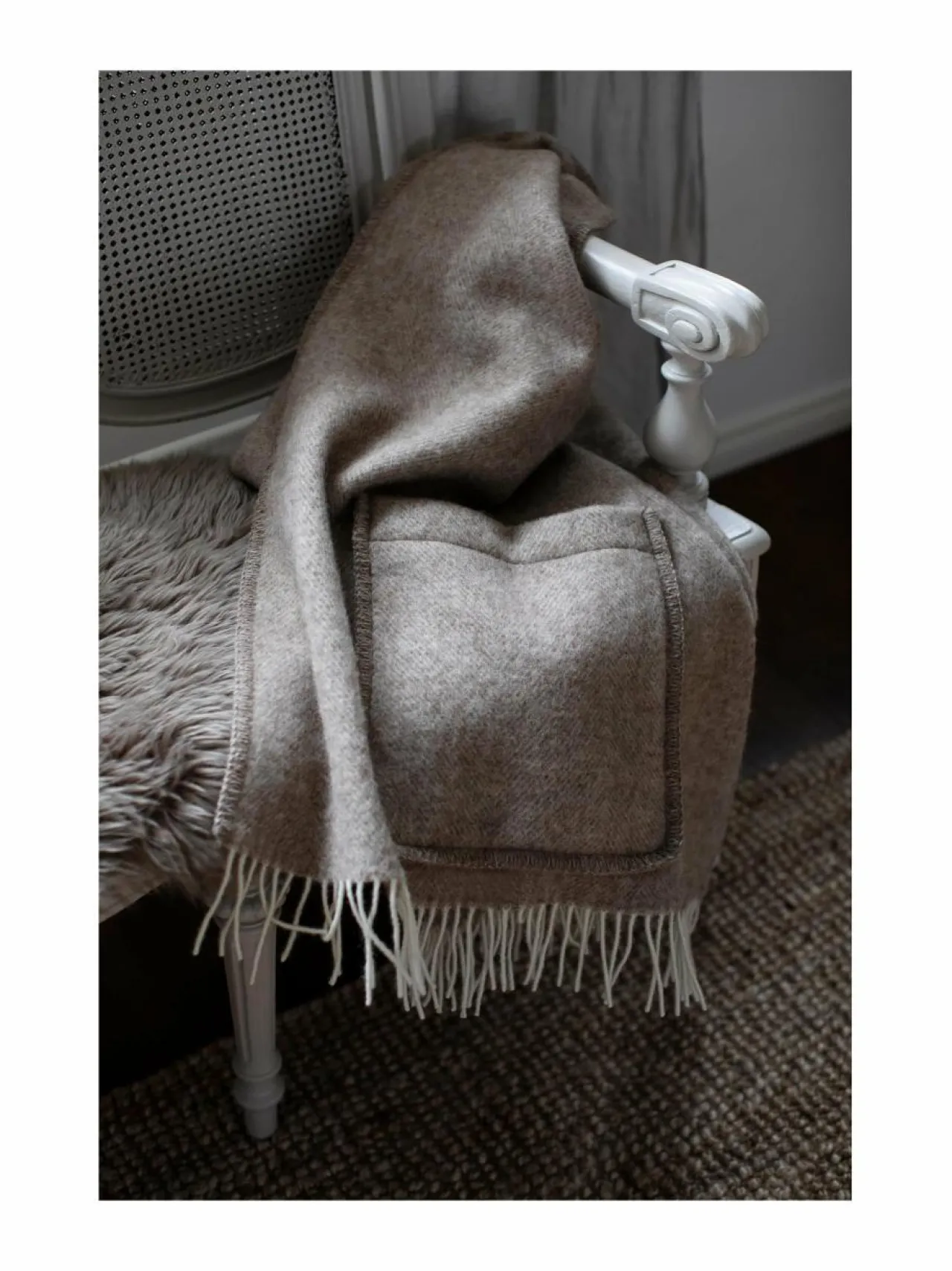 Huovat & Päiväpeitot|Lapuan Kankurit Arvo-taskullinen villahuopa 60 x 180 cm 1 WHITE-NATURE'S BEIGE