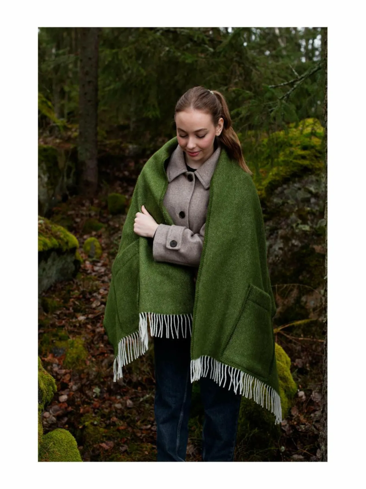 Huovat & Päiväpeitot|Lapuan Kankurit Arvo-taskullinen villahuopa 60 x 180 cm 4 WHITE-OLIVE