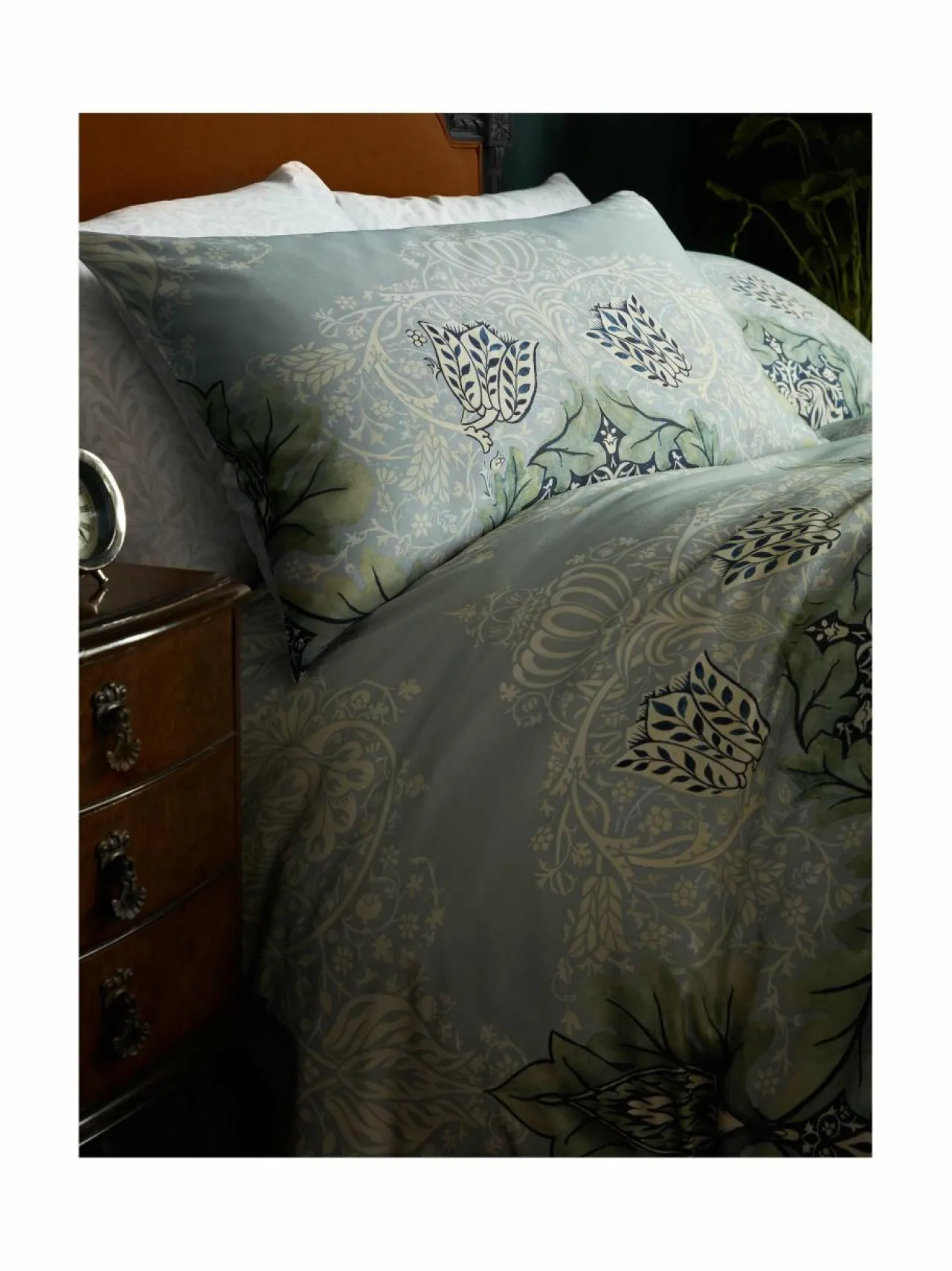 Liinavaatteet|William Morris At Home Avon Chinz -satiinipussilakanasetti 14 INDIGO