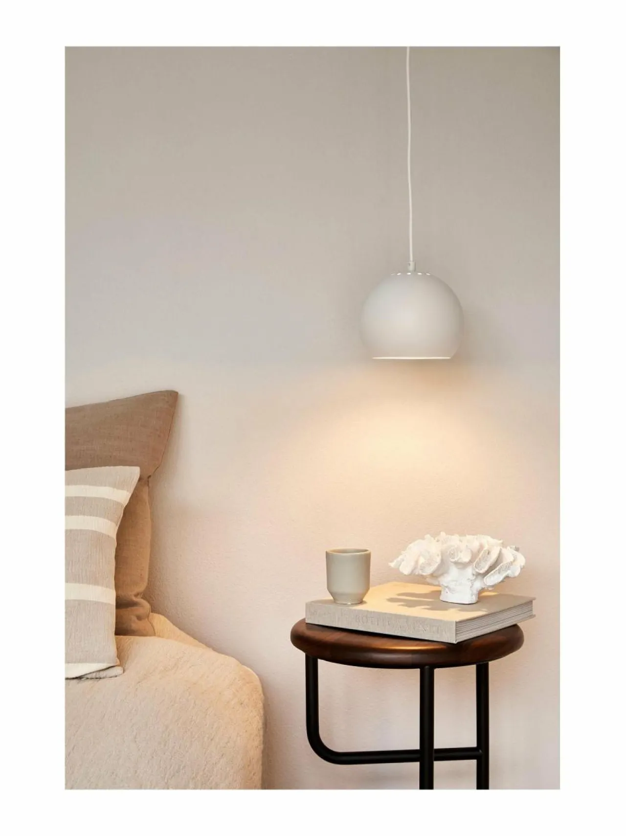 Kattovalaisimet|Frandsen Ball- riippuvalaisin Ø 18 cm MATT WHITE