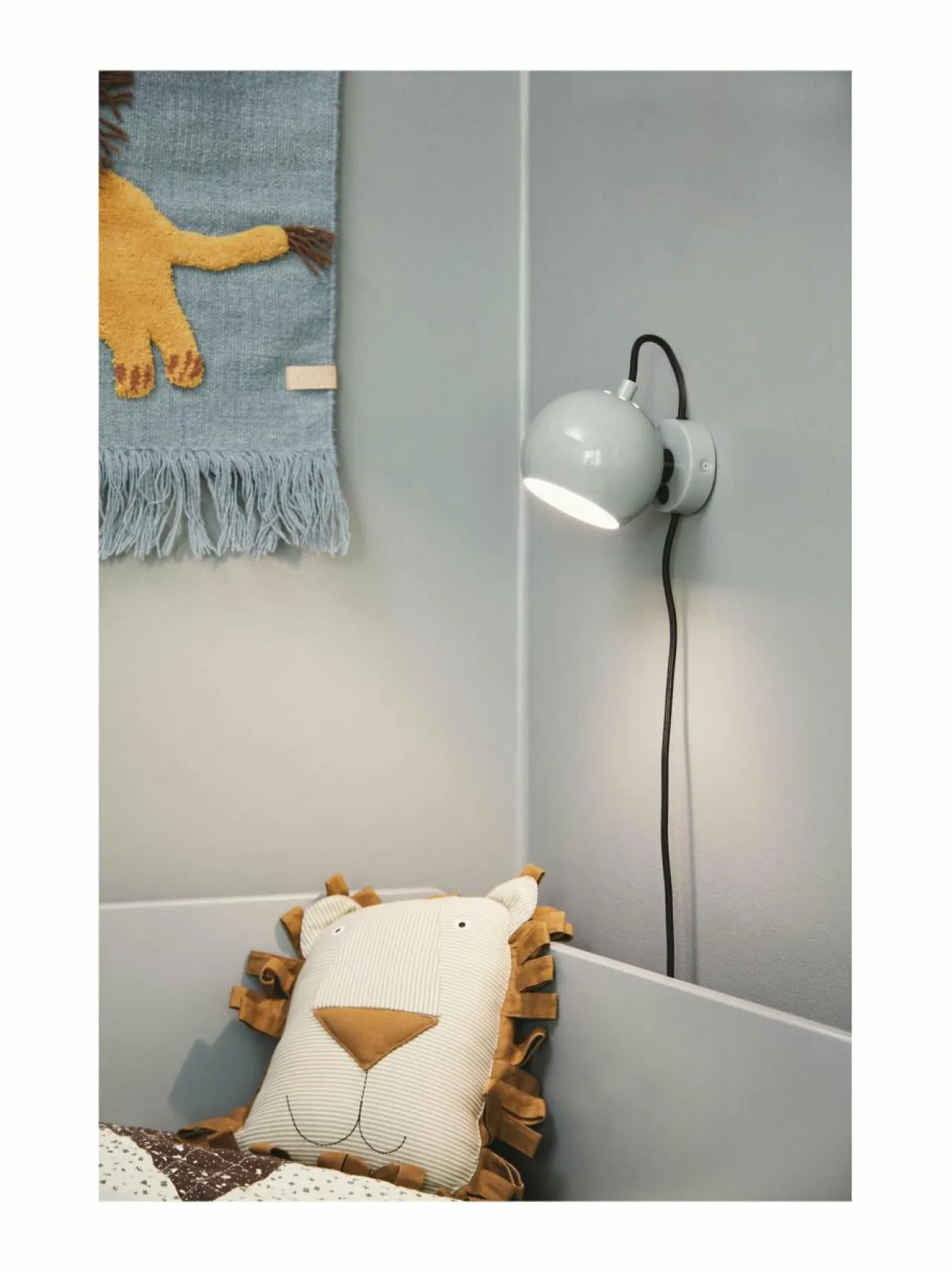 Seinävalaisimet|Frandsen Ball- seinävalaisin Ø 12 cm GLOSSY MINT