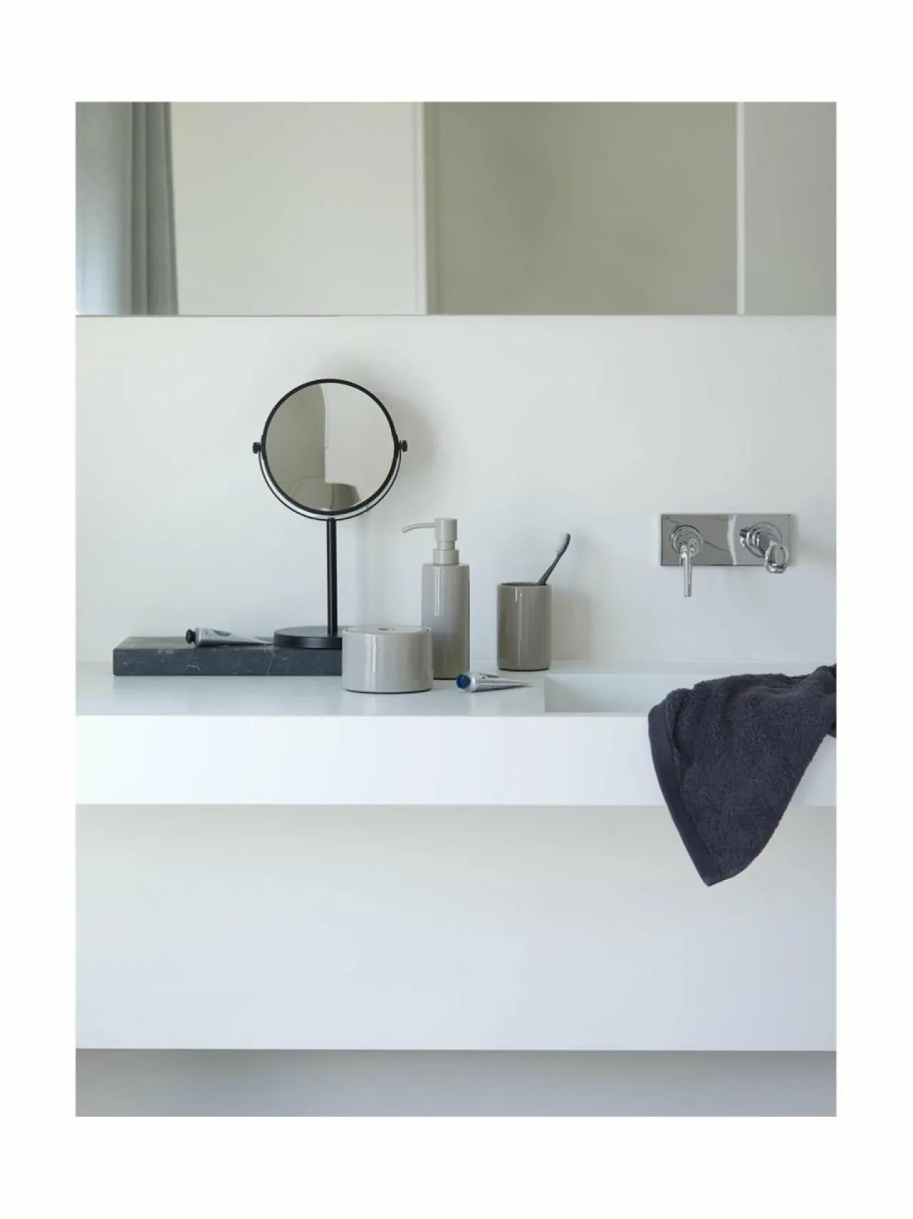 Kylpyhuonetarvikkeet|Aquanova Beau-peili BLACK