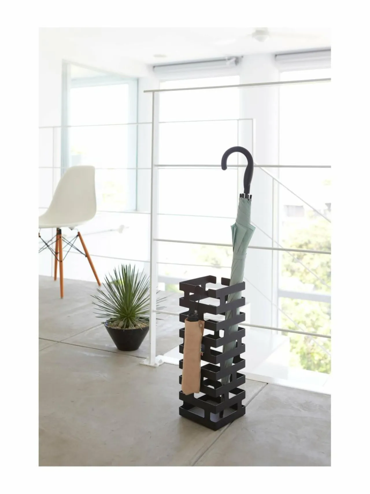 Säilytys|Yamazaki Brick-sateenvarjoteline 43 x 15 x 15 cm BLACK