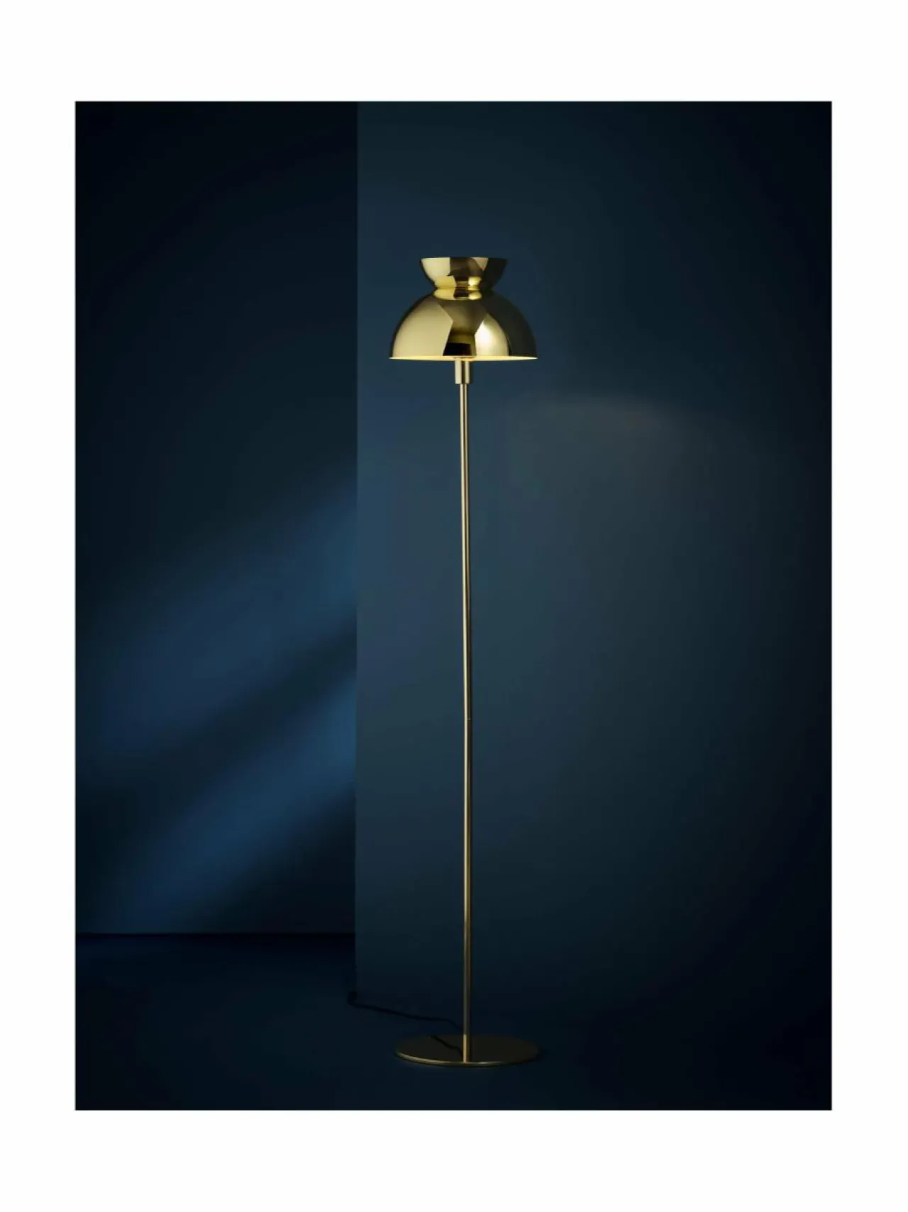 Lattiavalaisimet|Frandsen Butterfly EU -lattiavalaisin BRASS