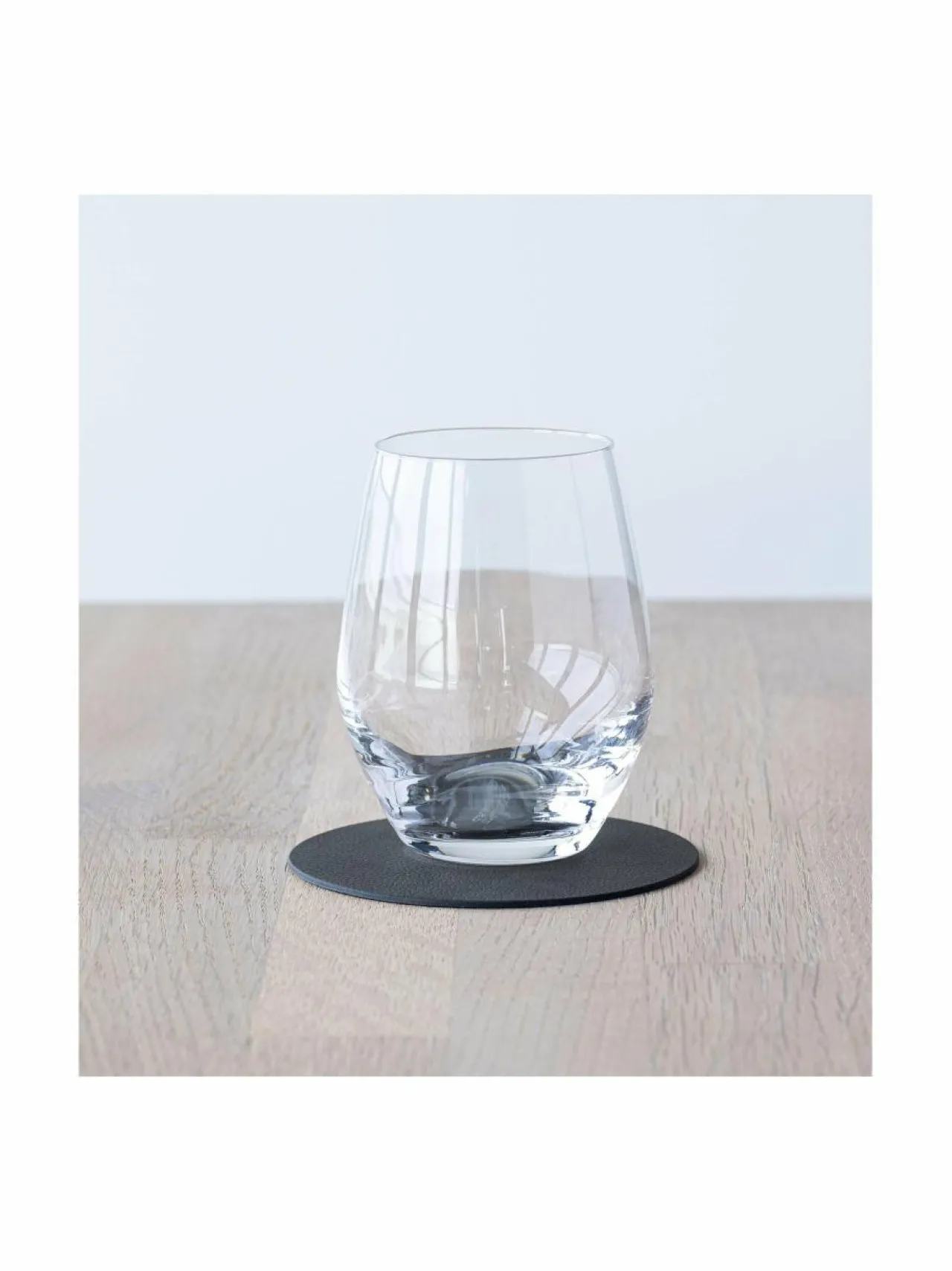 Keittiö- & Kattaustekstiilit|Lind DNA Circle Nupo -nahkainen lasinalunen CAVIAR