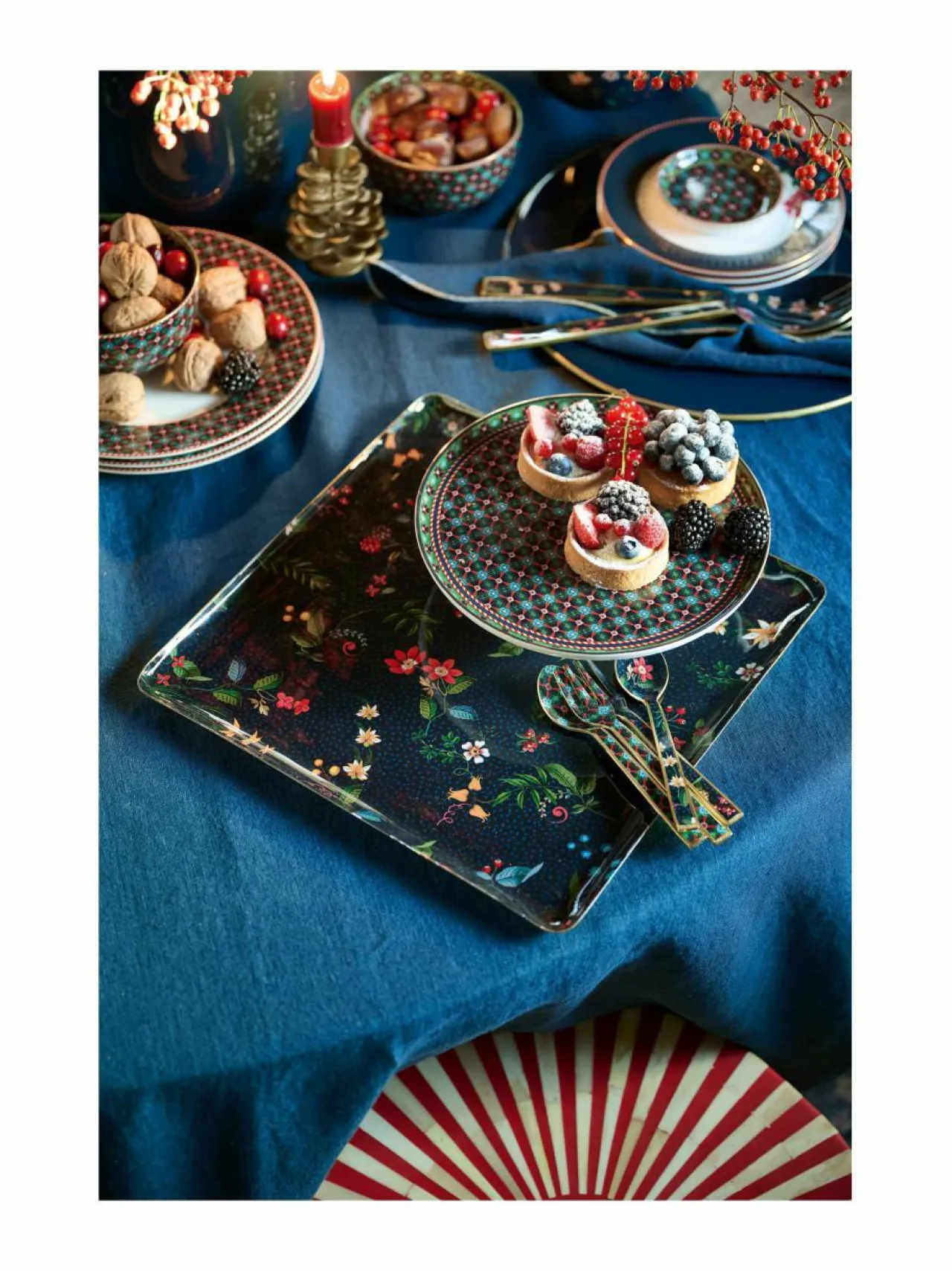 Tarjoiluastiat|PIP Studio Clover Mini -kakkuvati 21 cm GREEN