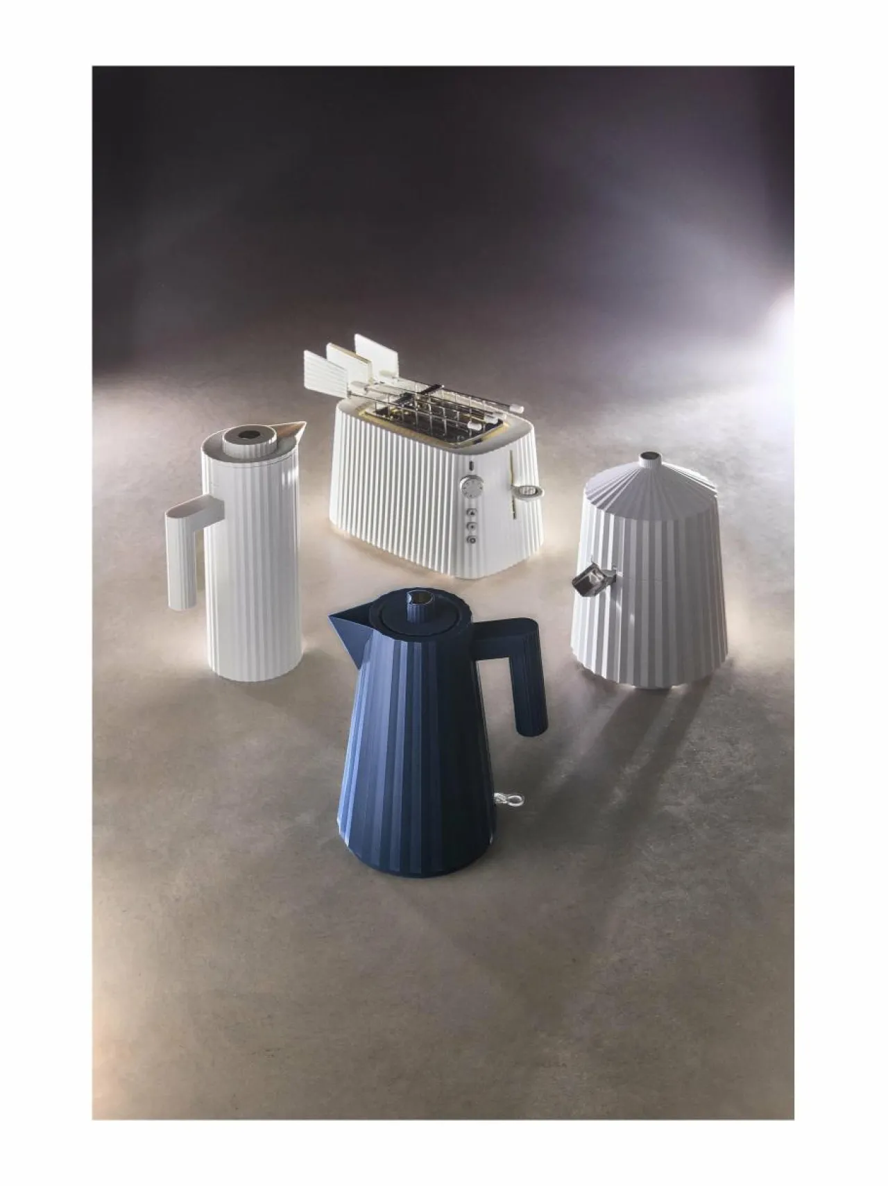 Kahvin- & Vedenkeittimet|Alessi Daz Plisse-vedenkeitin 1.7 l DAZ BLUE