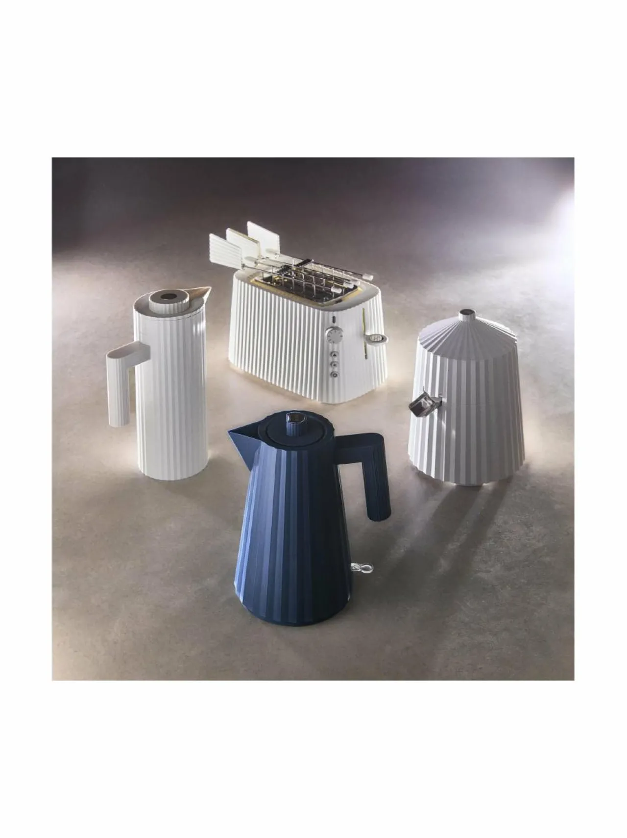 Kahvin- & Vedenkeittimet|Alessi Daz Plisse-vedenkeitin 1.7 l DAZ BLUE