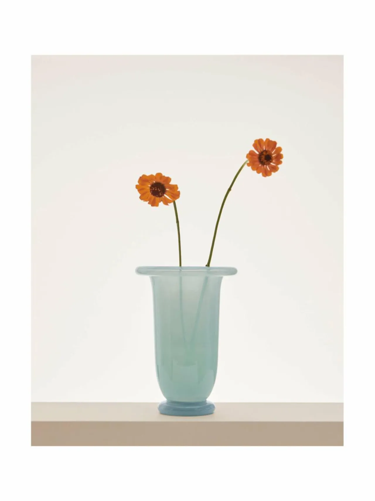 Koriste-Esineet|HAY Empire Medium -maljakko ICE BLUE WITH LIGHT BLUE BASE