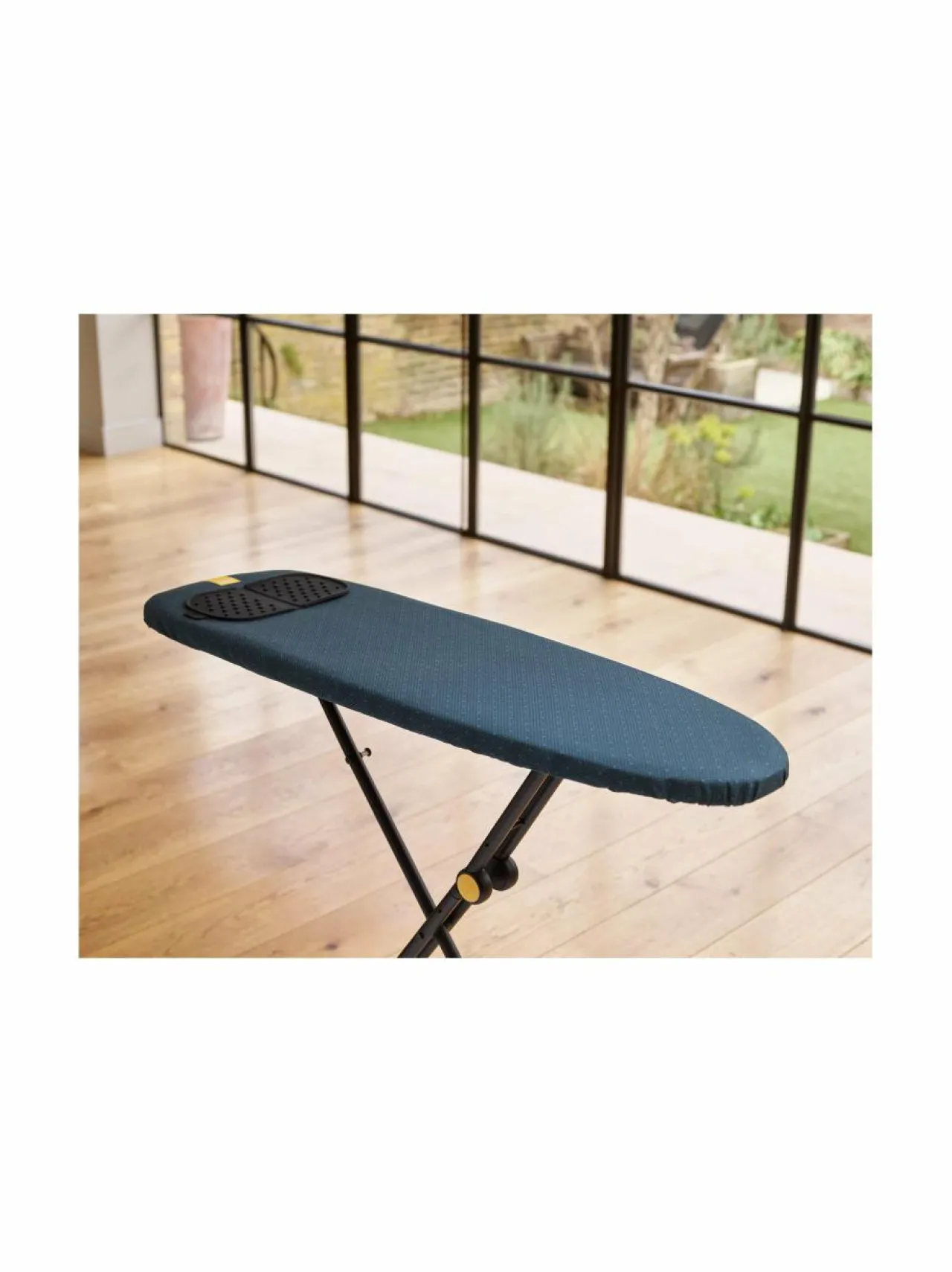 Pyykkihuolto|Joseph Joseph Glide Compact Plus Easy-Store -silityslauta BLACK