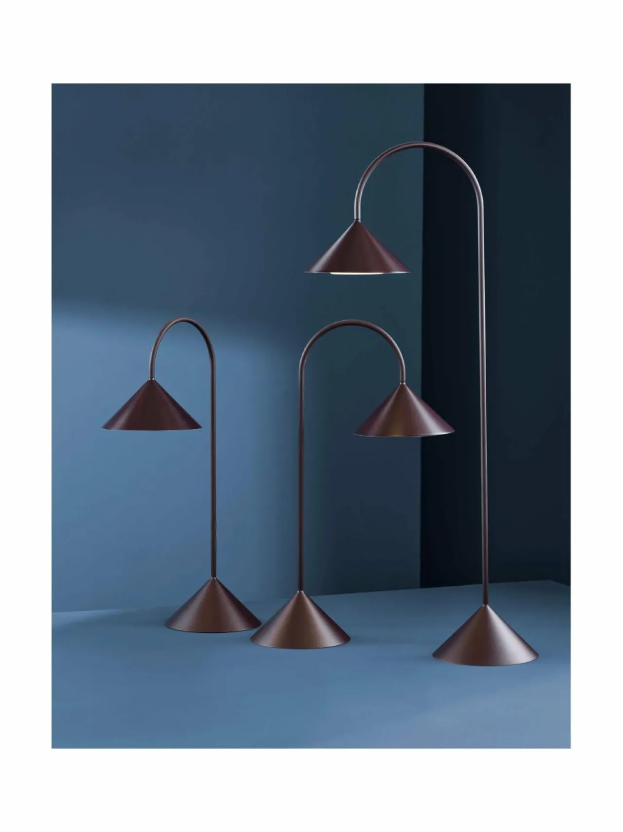 Pöytävalaisimet|Frandsen Grasp Portable -valaisin 72 cm MATT BEETROOT