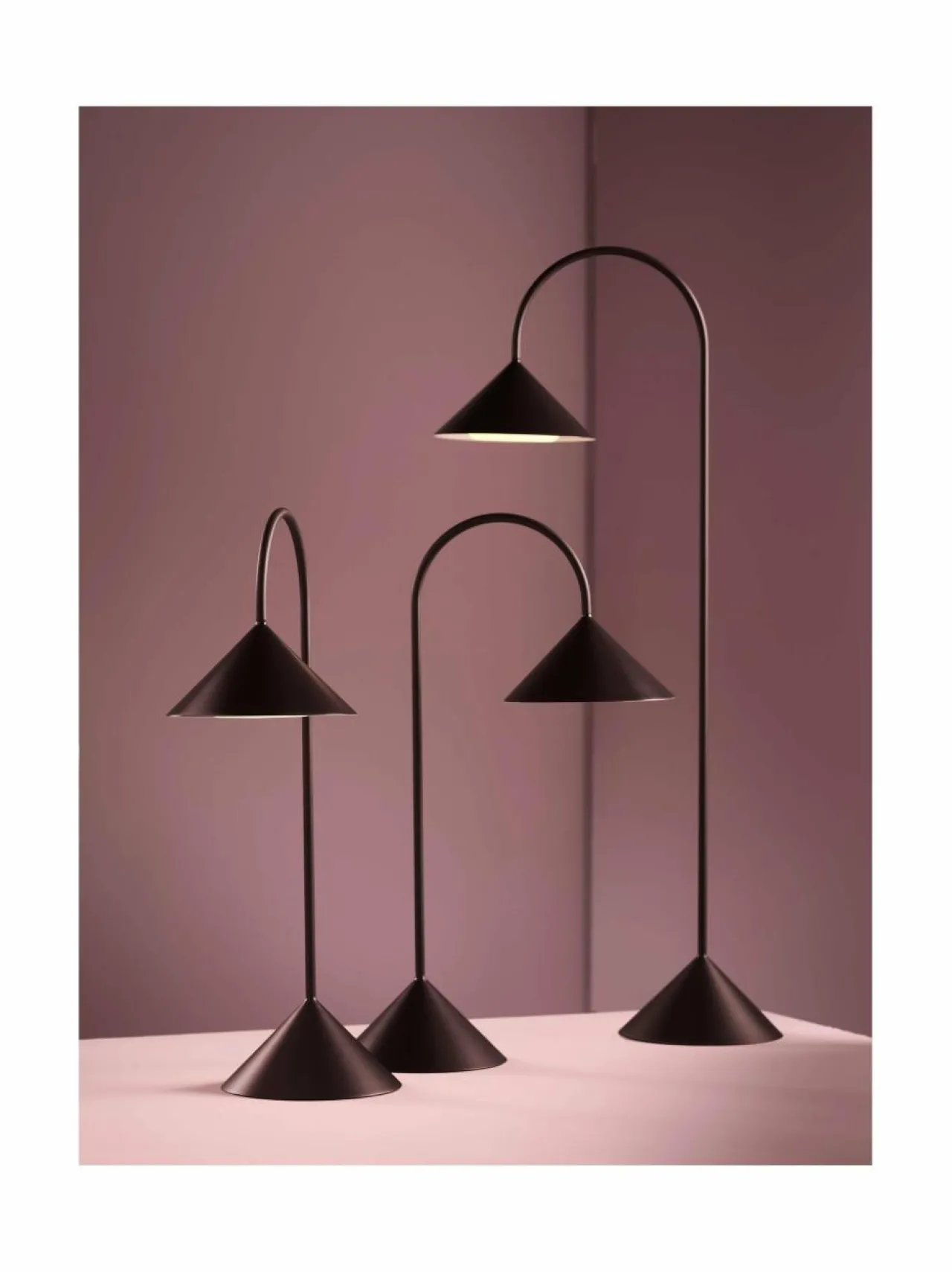 Pöytävalaisimet|Frandsen Grasp Portable -valaisin 72 cm MATT BEETROOT