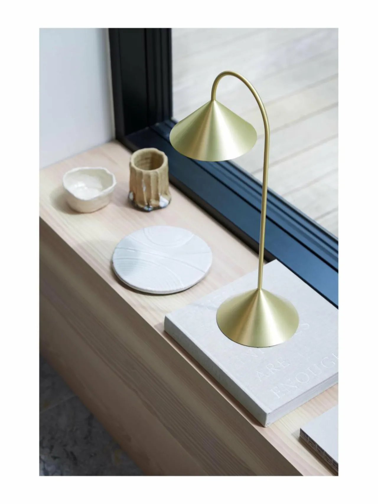 Pöytävalaisimet|Frandsen Grasp Portable -valaisin 47 cm SOLID BRASS