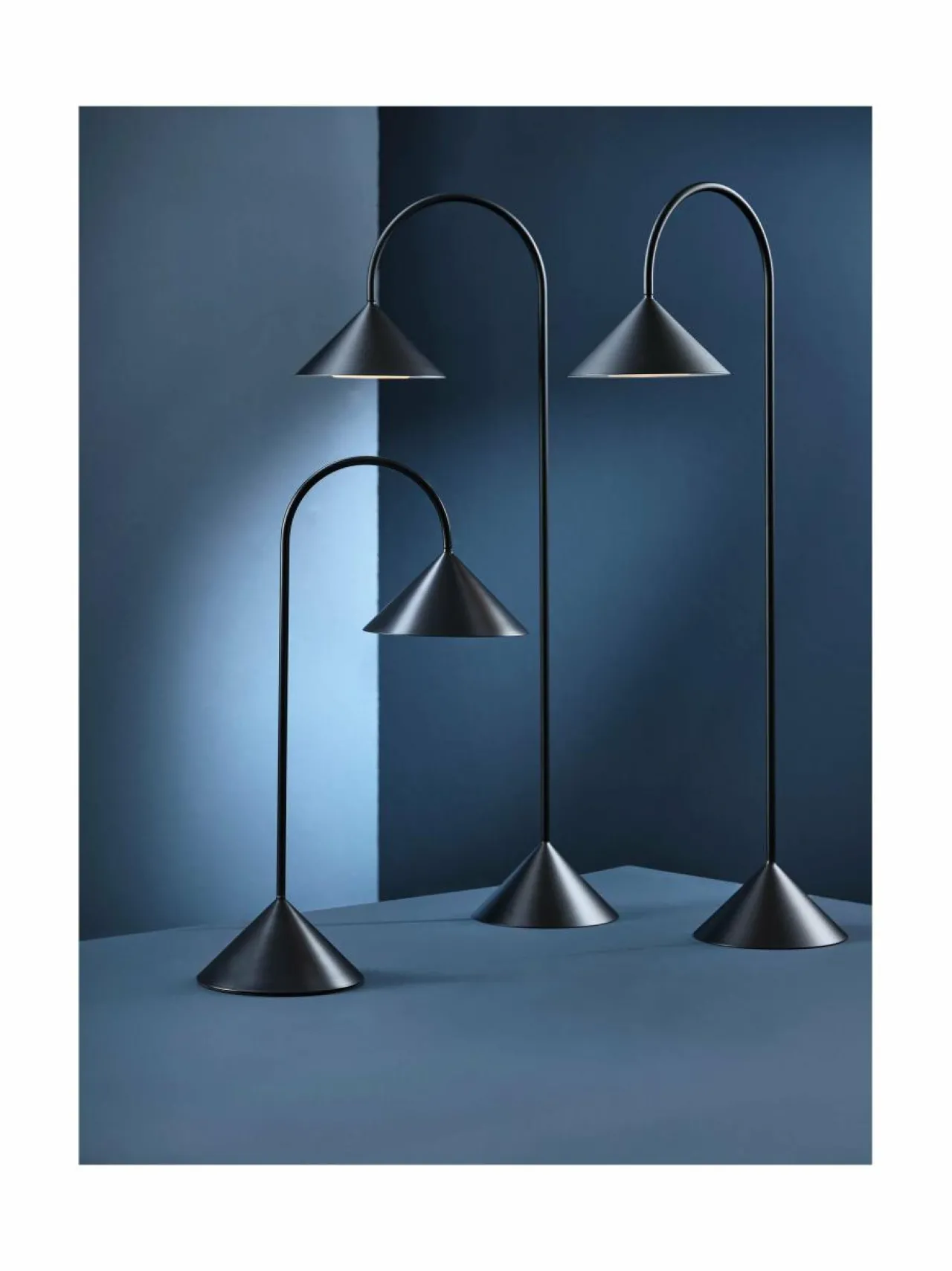 Pöytävalaisimet|Frandsen Grasp Portable -valaisin 72 cm MATT BLACK