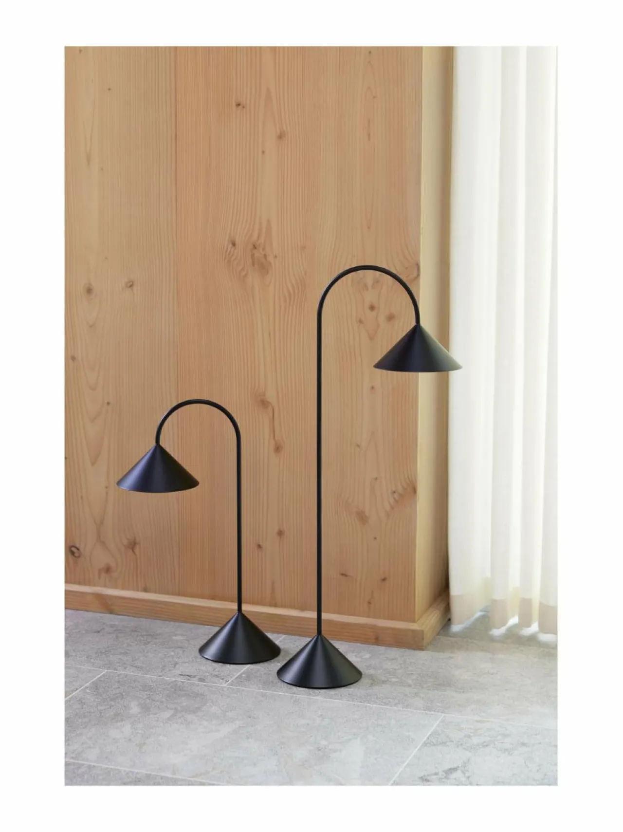 Pöytävalaisimet|Frandsen Grasp Portable -valaisin 72 cm MATT BLACK