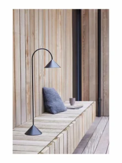 Pöytävalaisimet|Frandsen Grasp Portable -valaisin 72 cm MATT BLACK