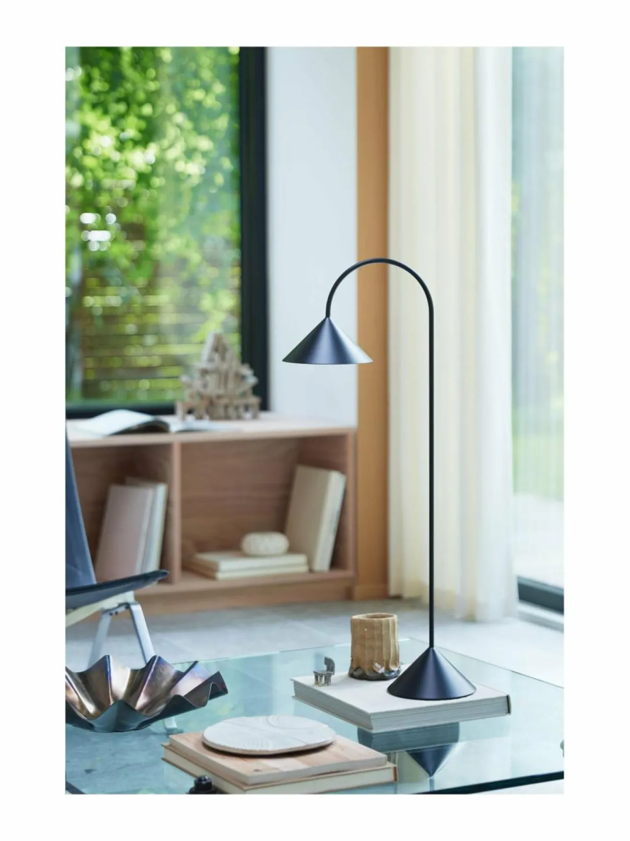 Pöytävalaisimet|Frandsen Grasp Portable -valaisin 72 cm MATT BLACK