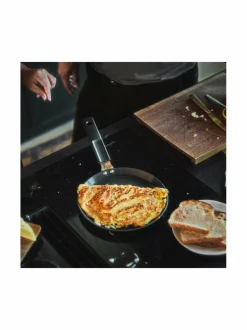 Keitto- & Paistoastiat|Fiskars Hard Face -omelettipannu BLACK