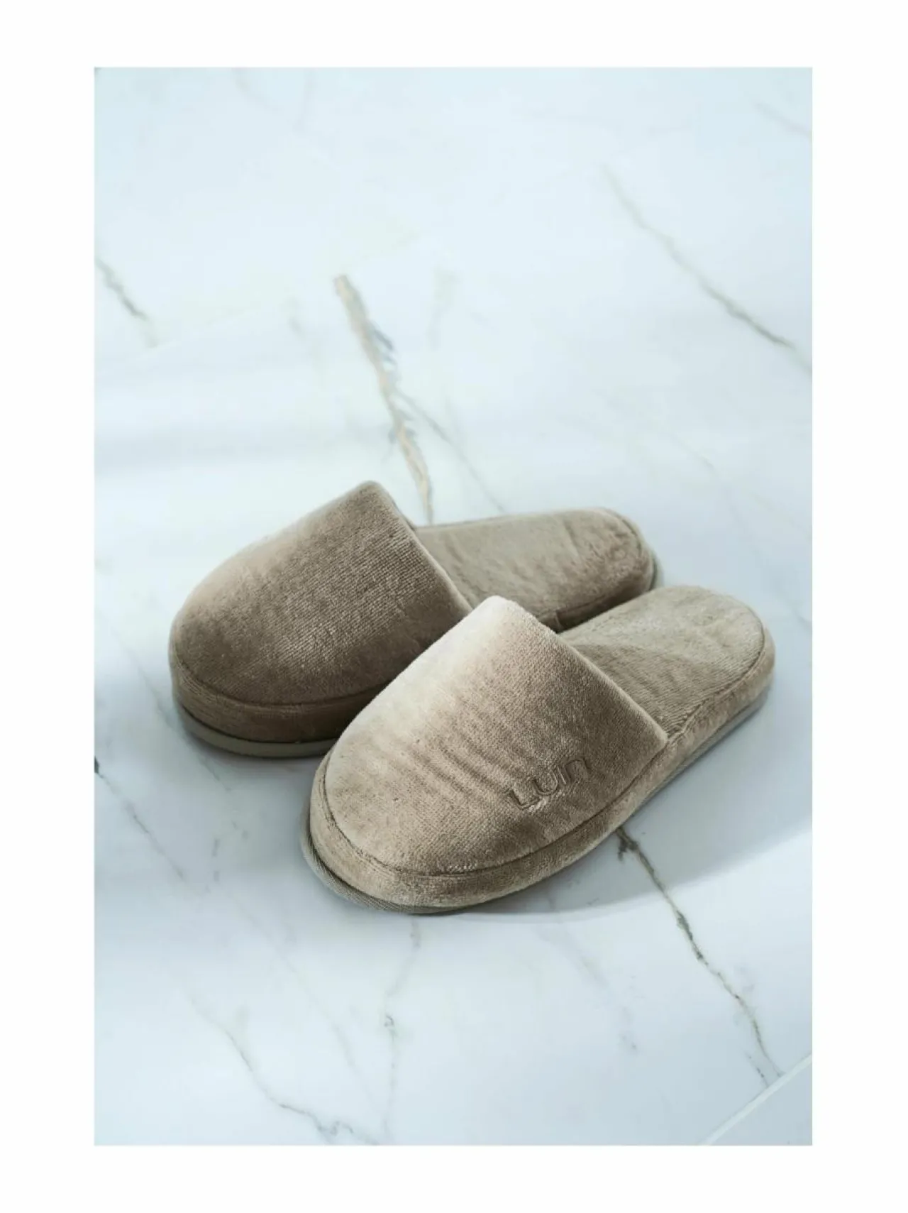 Kylpyhuonetekstiilit|LUIN LIVING Haven-tohvelit BEIGE