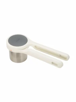 Keittiötarvikkeet|Joseph Joseph Helix-perunapuristin VALKOINEN