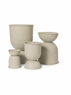 Ruukut & Istutusastiat|Ferm Living Hourglass Pot L -ruukku CASHMERE