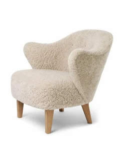 Sohvat & Nojatuolit|Audo Copenhagen Ingeborg Lounge -nojatuoli lampaanturkiksella NATURAL OAK