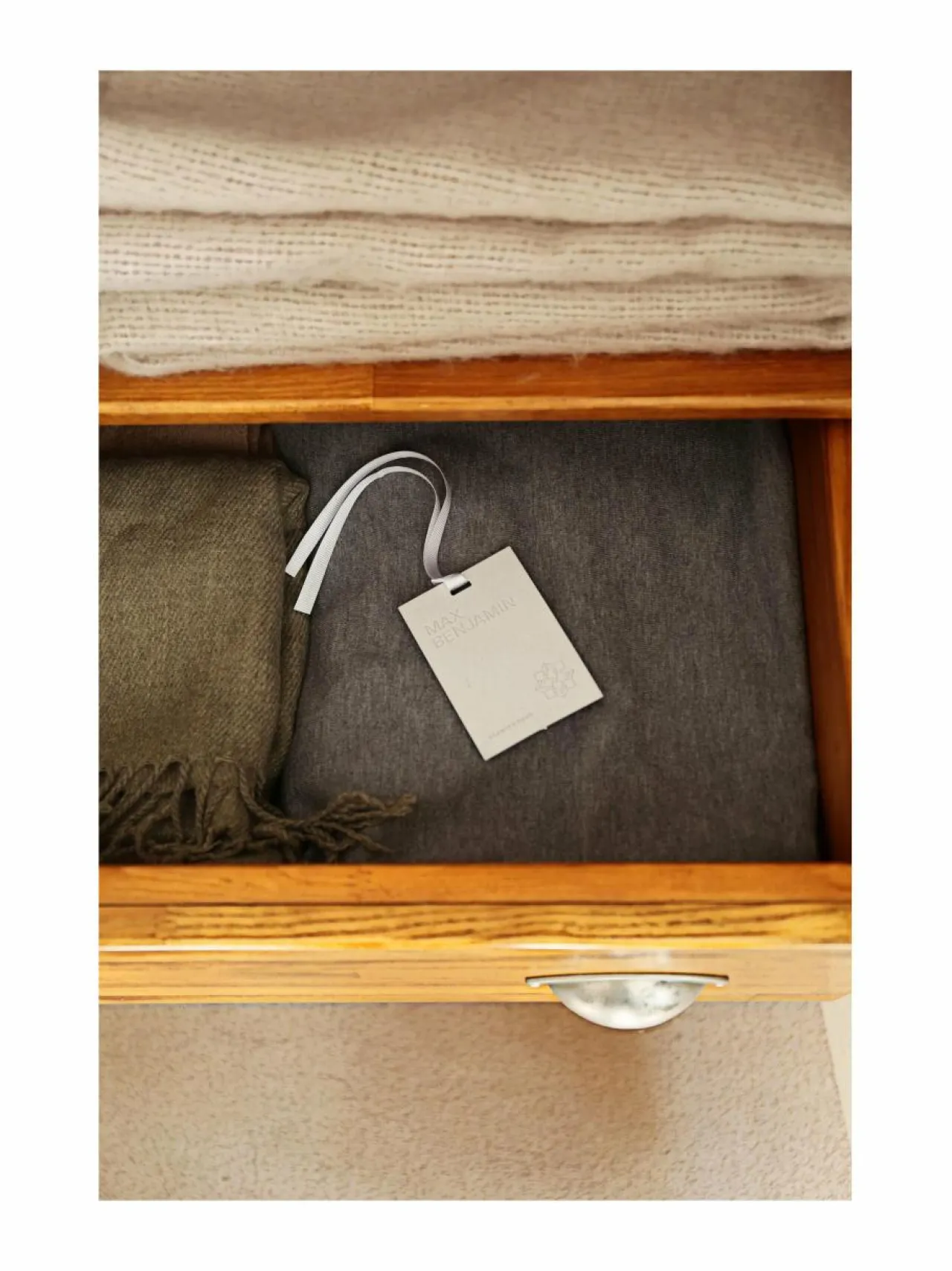 Huonetuoksut & Tuoksukynttilät|Max Benjamin Italian Apothecary -tuoksukortti LIGHT GREY