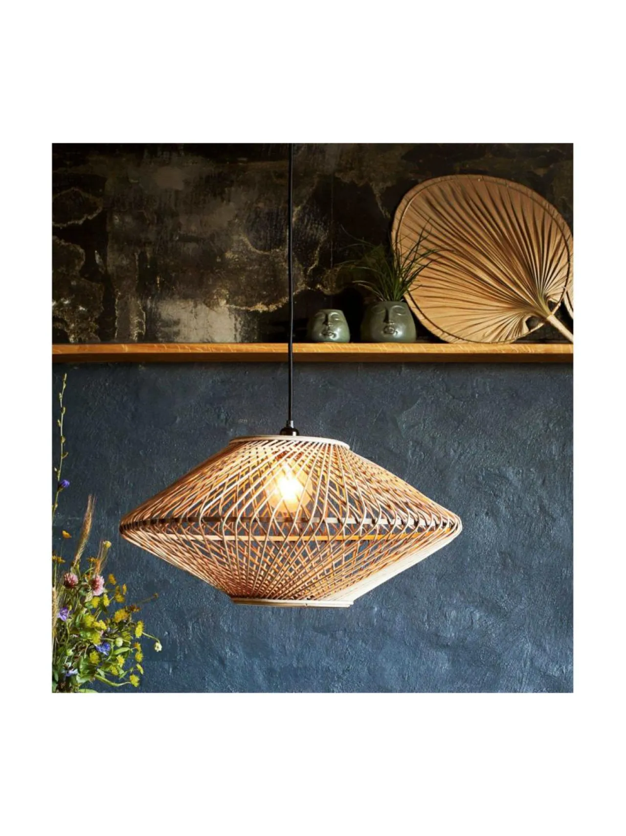 Kattovalaisimet|Madam Stolz Kattovalaisin LUONNOLLINEN, MUSTA JOHTO JA KATTOON JOHTOJEN SUOJA