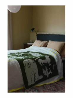 Huovat & Päiväpeitot|Lapuan Kankurit Koirapuisto-villahuopa 90 x 130 cm 4 OLIVE-WHITE