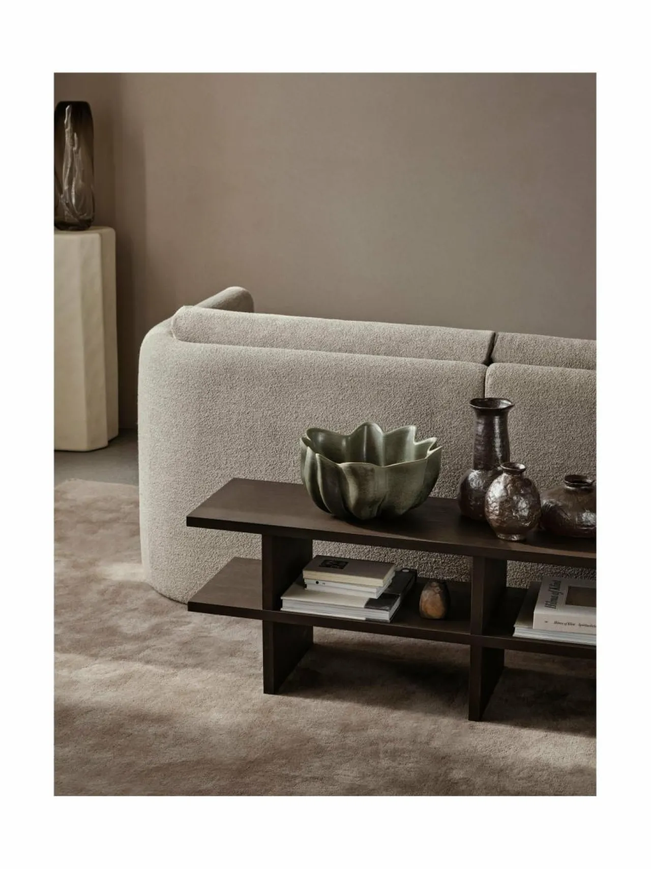 Tuolit & Jakkarat|Ferm Living Kona-tammipenkki/hylly DARK STAINED