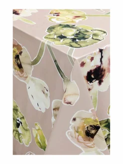 Huovat & Päiväpeitot|Pentik Lilia-pöytäliina puuvillasatiinista 145 x 250 cm YELLOW