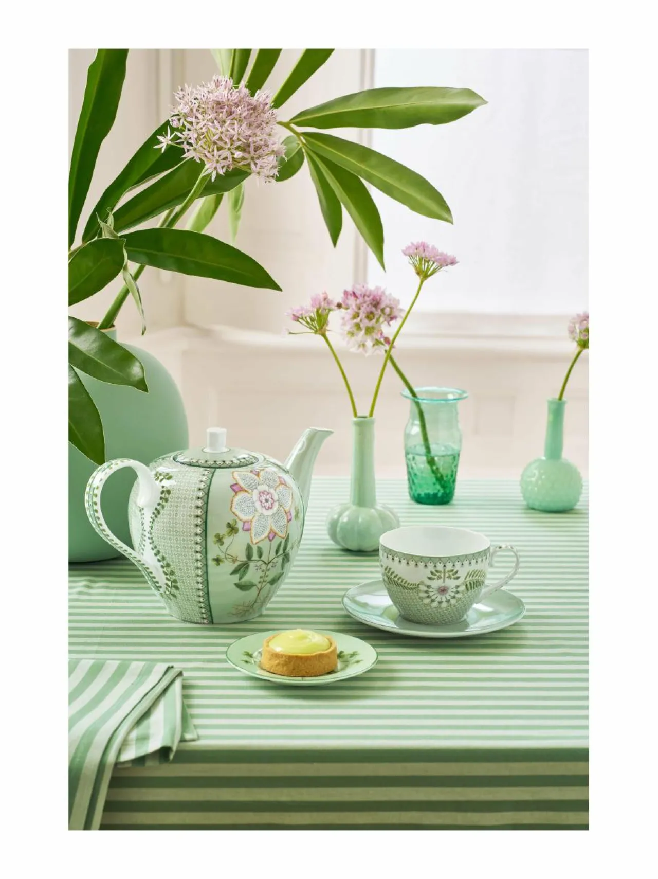 Mukit & Kupit & Asetit|PIP Studio Lily & Lotus - kuppi ja lautanen 280 ml LIGHT GREEN