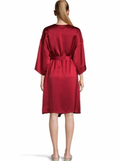 Kylpyhuonetekstiilit|Stockmann Silk Maya -silkkiaamutakki lahjapakkauksessa RED