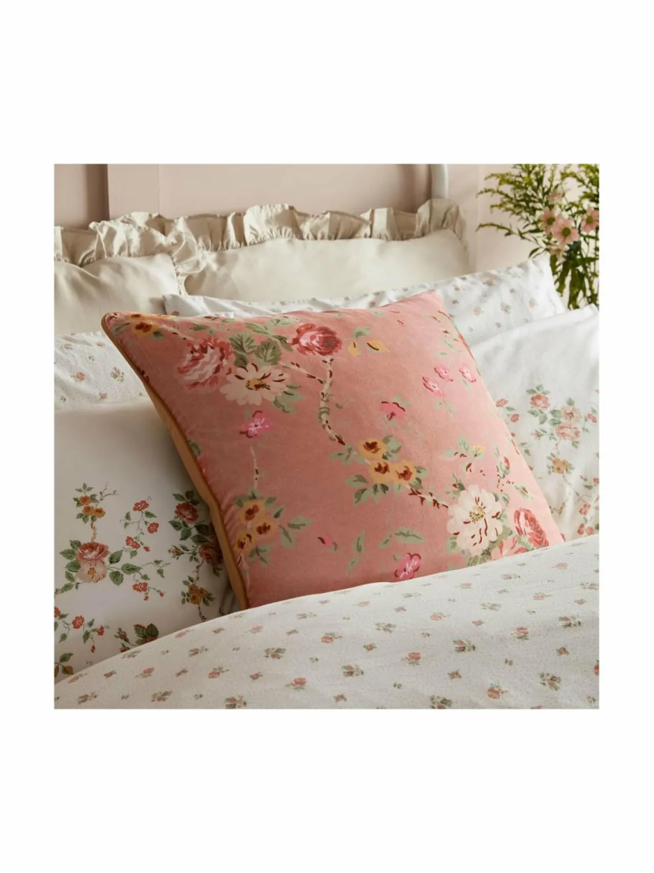 Sisustustyynyt|Laura Ashley Mountney Garden -tyyny 50 x 50 cm 51 ANTIQUE PINK
