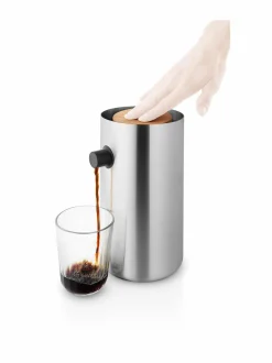 Tee, Kahvi & Vesi|Eva Solo Nordic Kitchen -pumpputermos 1,8 l STEEL