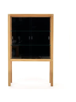 Hyllyt & Kaapit|Ornäs Näyttely vitriini