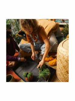 Työkalut|Fiskars Planting & Repotting -istutusalusta BLACK