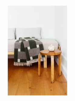 Huovat & Päiväpeitot|Lapuan Kankurit Punos-villahuopa, 130 x 180 cm 4 WHITE-OLIVE-BLACK