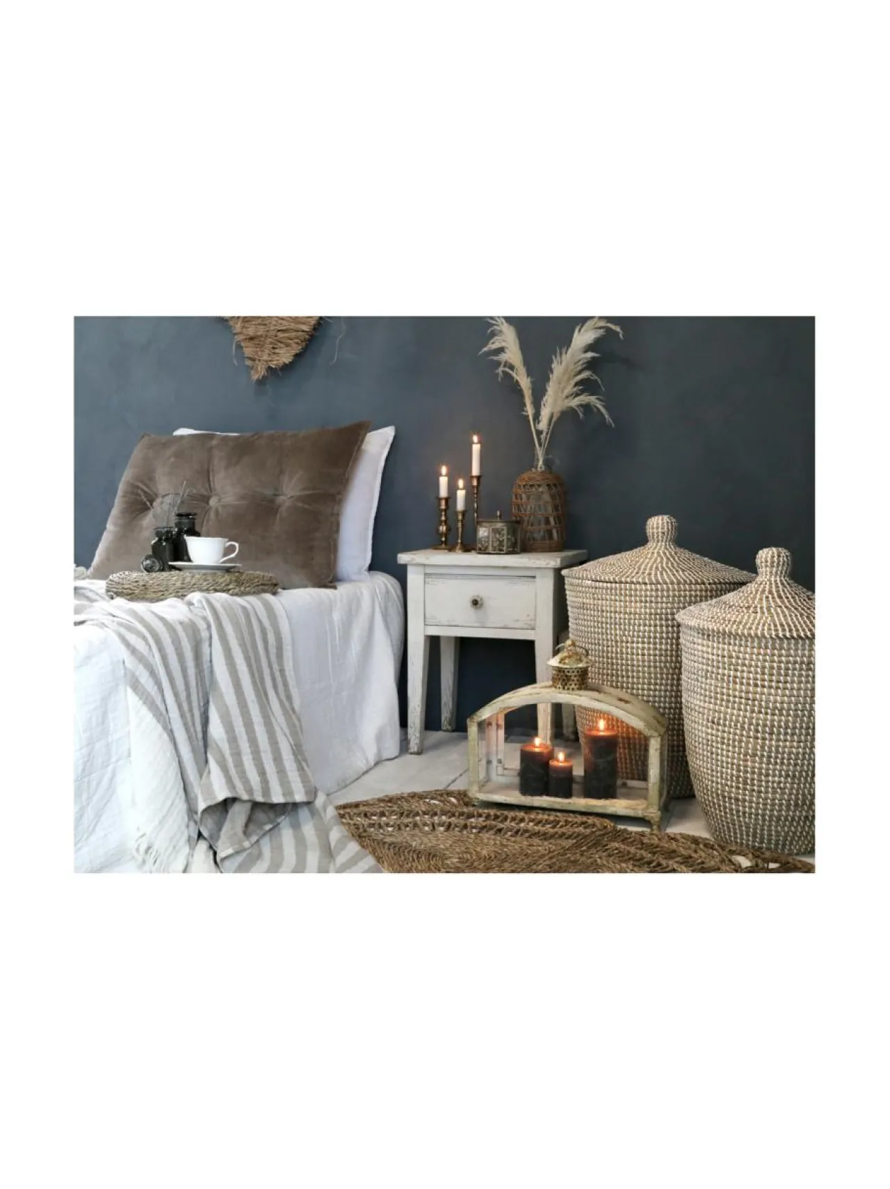 Pöydät|Madam Stolz Pöytä laatikolla ANTIIKKI KERMA