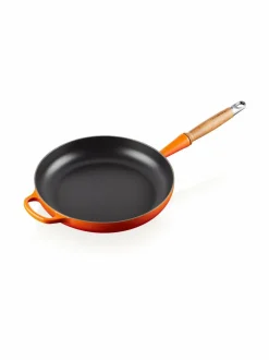 Keitto- & Paistoastiat|Le Creuset Signature-paistinpannu puukahvalla ø 28 cm FLAME