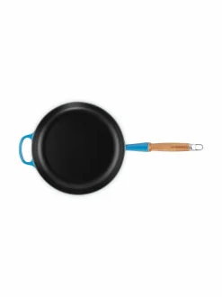 Keitto- & Paistoastiat|Le Creuset Signature-paistinpannu puukahvalla ø 28 cm AZURE