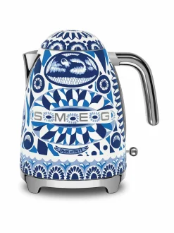 Kahvin- & Vedenkeittimet|Smeg x Dolce & Gabbana "Blu Mediterraneo" -vedenkeitin, 1.7L WHITE &AMP; BLUE