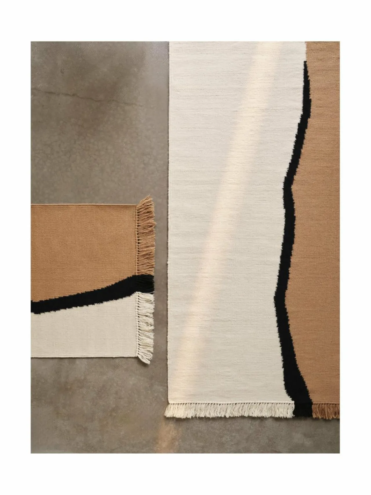 Matot|Ferm Living Soil Kelim -villamatto DARK SAND/OFF-WHITE