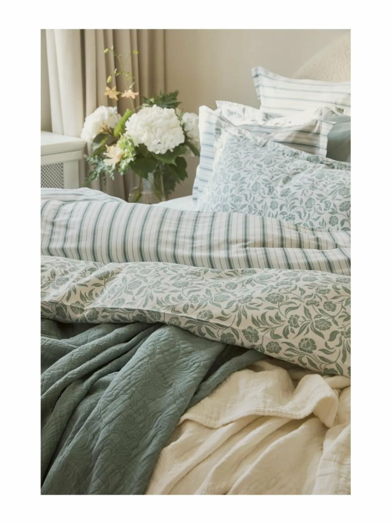 Liinavaatteet|Lexington Striped Poplin -pussilakanasetti WHITE/EUCALYPTUS