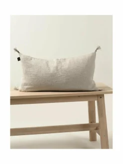 Sisustustyynyt|Himla Sunshine-pellavatyynynpäällinen tasseleilla 30 x 60 cm 04 OATMEAL