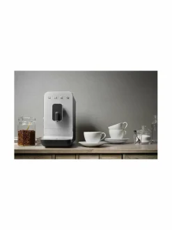 Kahvin- & Vedenkeittimet|Smeg Täysautomaattinen kahvikone BLACK